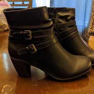 Women's Black boots size 9.5 med